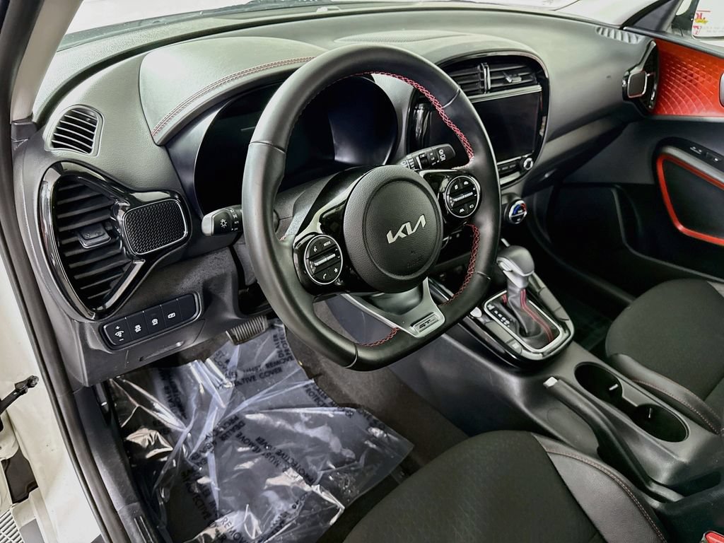 Certified 2025 Kia Soul GT-Line FWD image 18