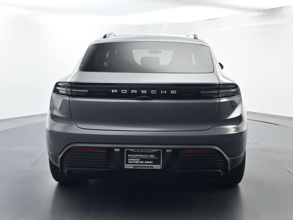 Certified 2025 Porsche Macan Electric RWD image 13