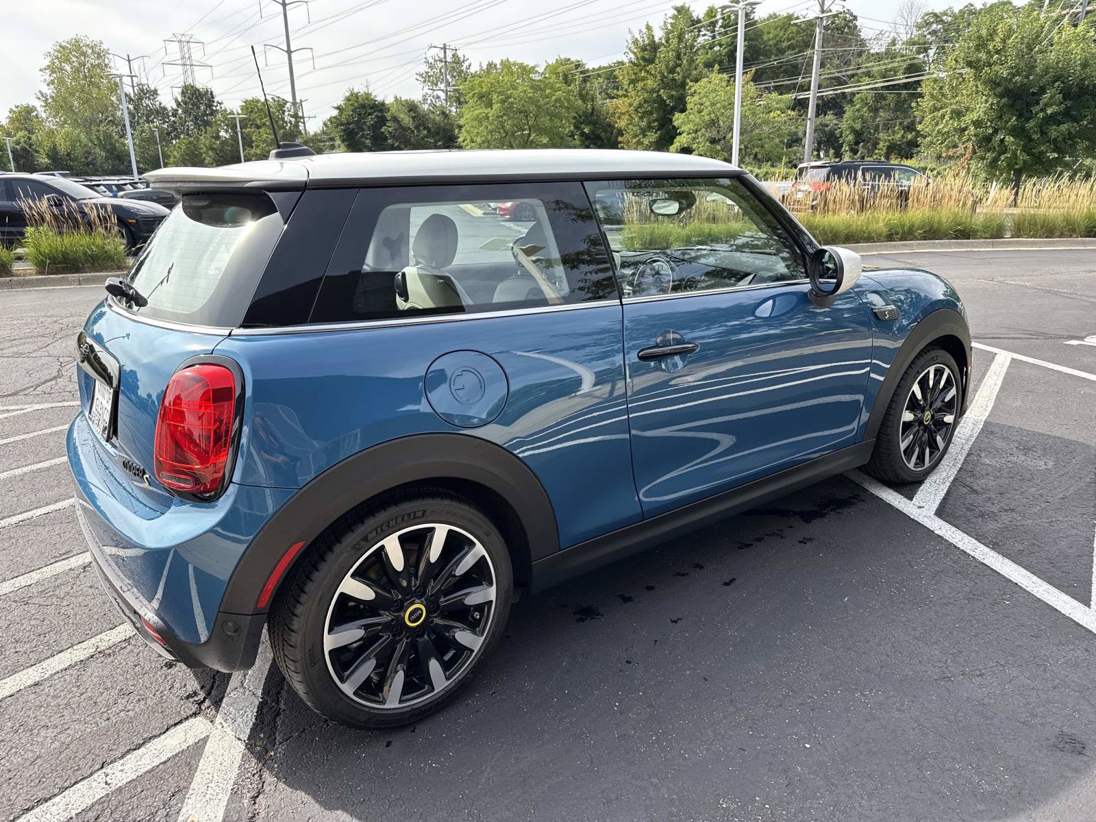Used 2024 MINI Cooper SE FWD image 6