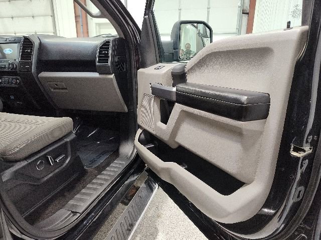 Used 2017 Ford F150 XLT w/ Equipment Group 302A Luxury AWD/4WD image 19