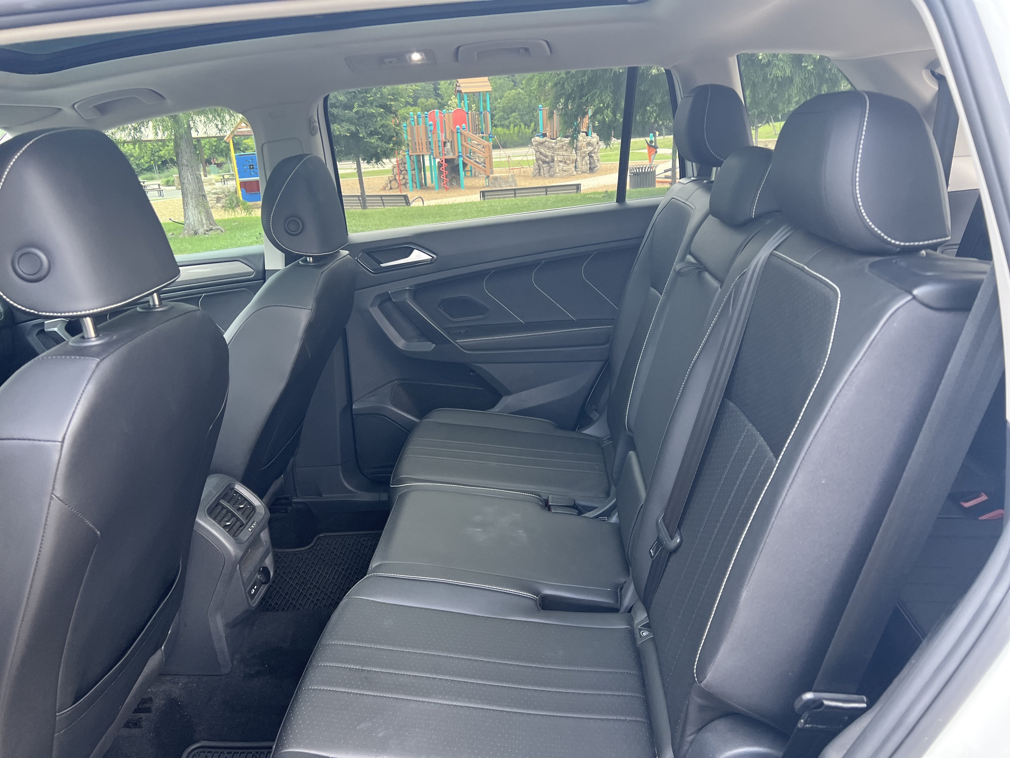 Certified 2023 Volkswagen Tiguan SE w/ Panoramic Sunroof Package FWD image 29
