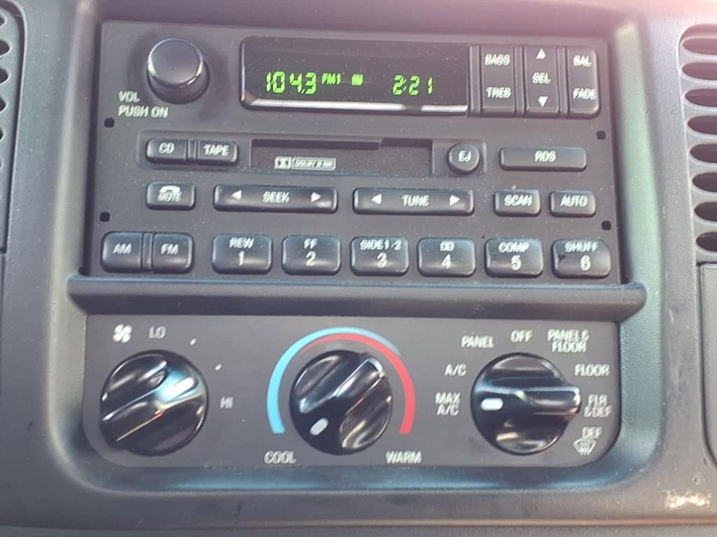 Used 2000 Ford F150 Harley-Davidson RWD image 16