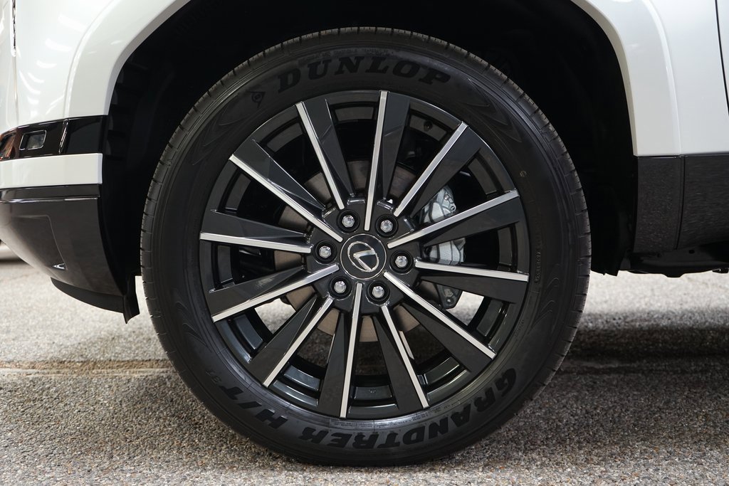 Used 2025 Lexus GX 550 image 32