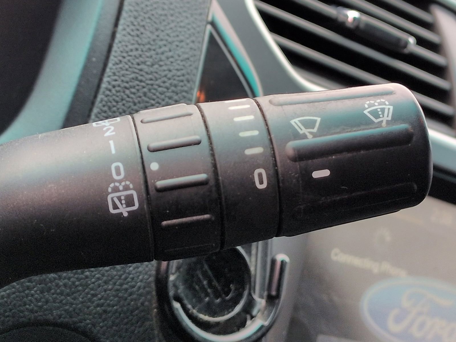 Used 2016 Ford Explorer XLT w/ Equipment Group 202A FWD image 31