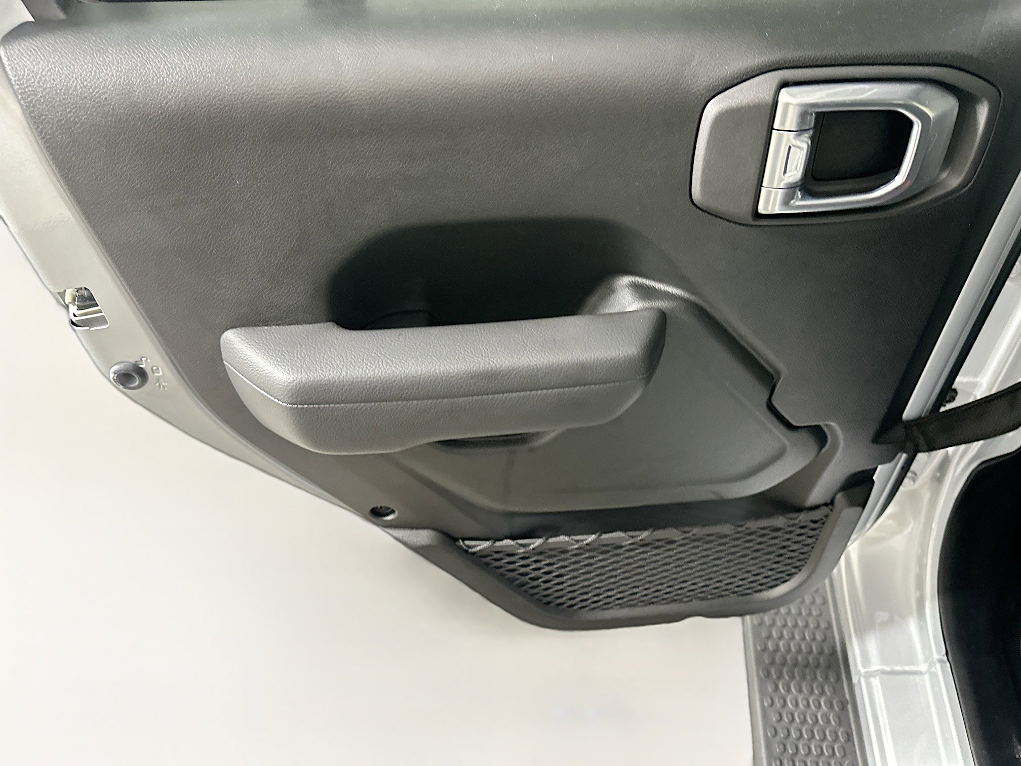 Used 2022 Jeep Wrangler Sport S image 24