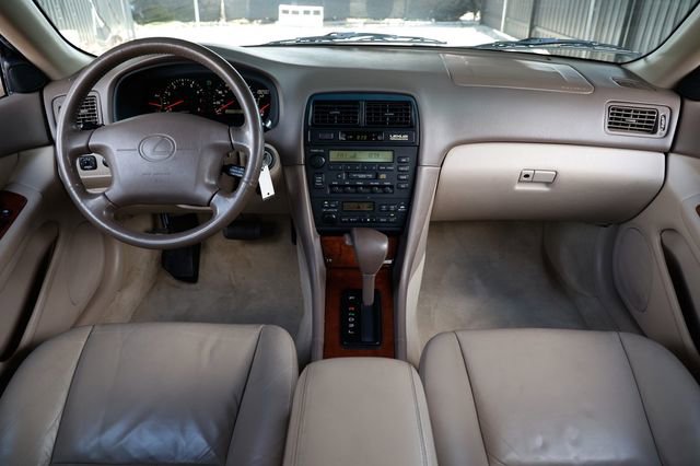 Used 1997 Lexus ES 330 image 2