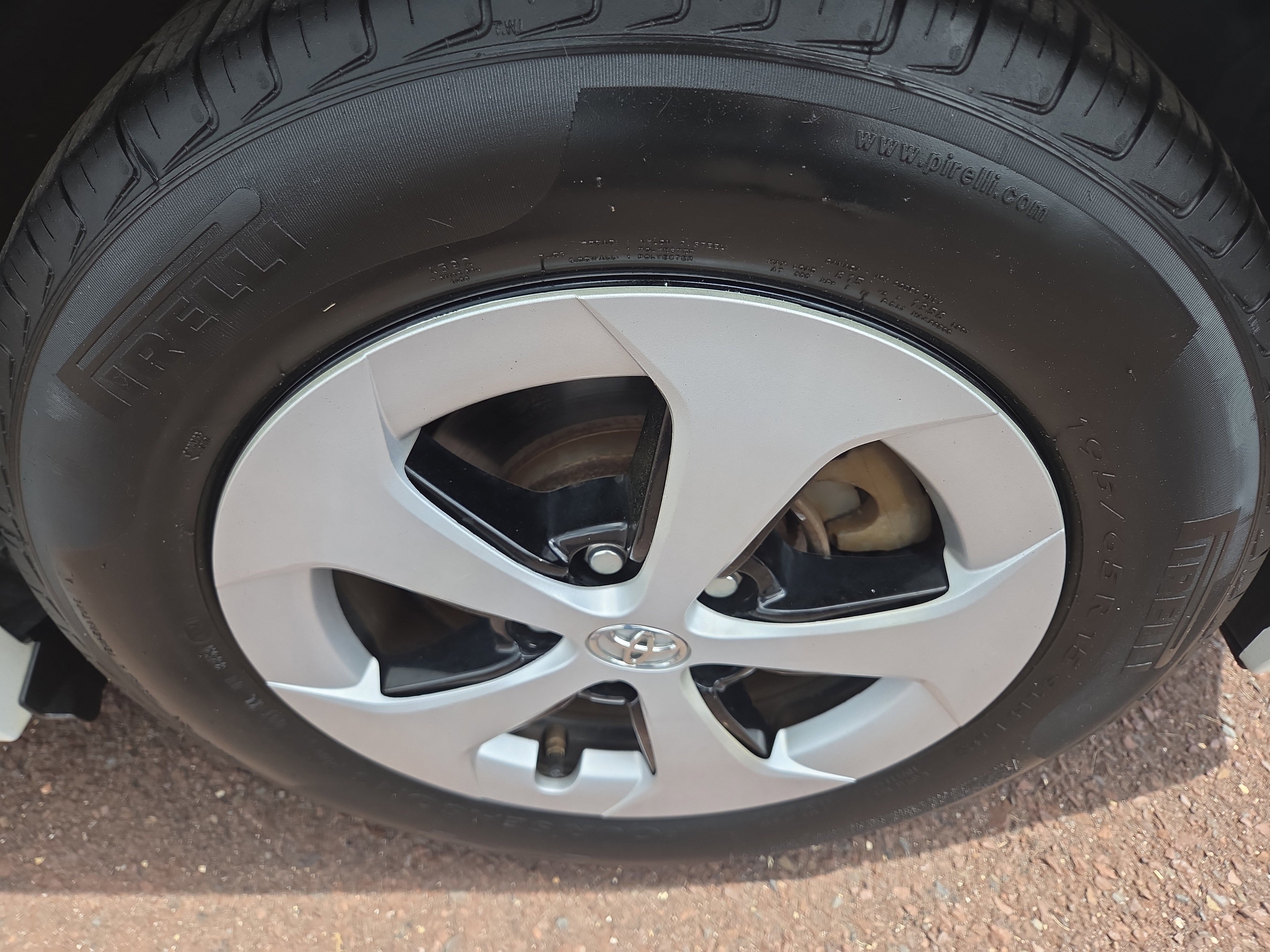 Used 2015 Toyota Prius Two image 11