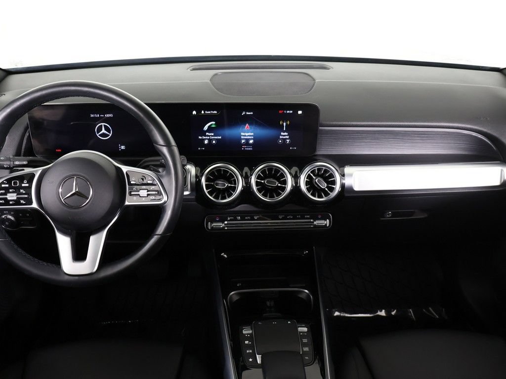 Used 2023 Mercedes-Benz GLB 250 4MATIC image 39