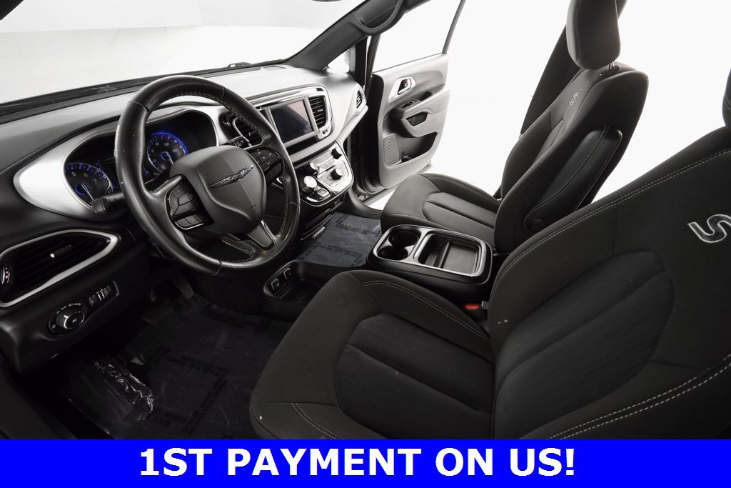 Used 2020 Chrysler Pacifica Touring w/ S Appearance Package image 22