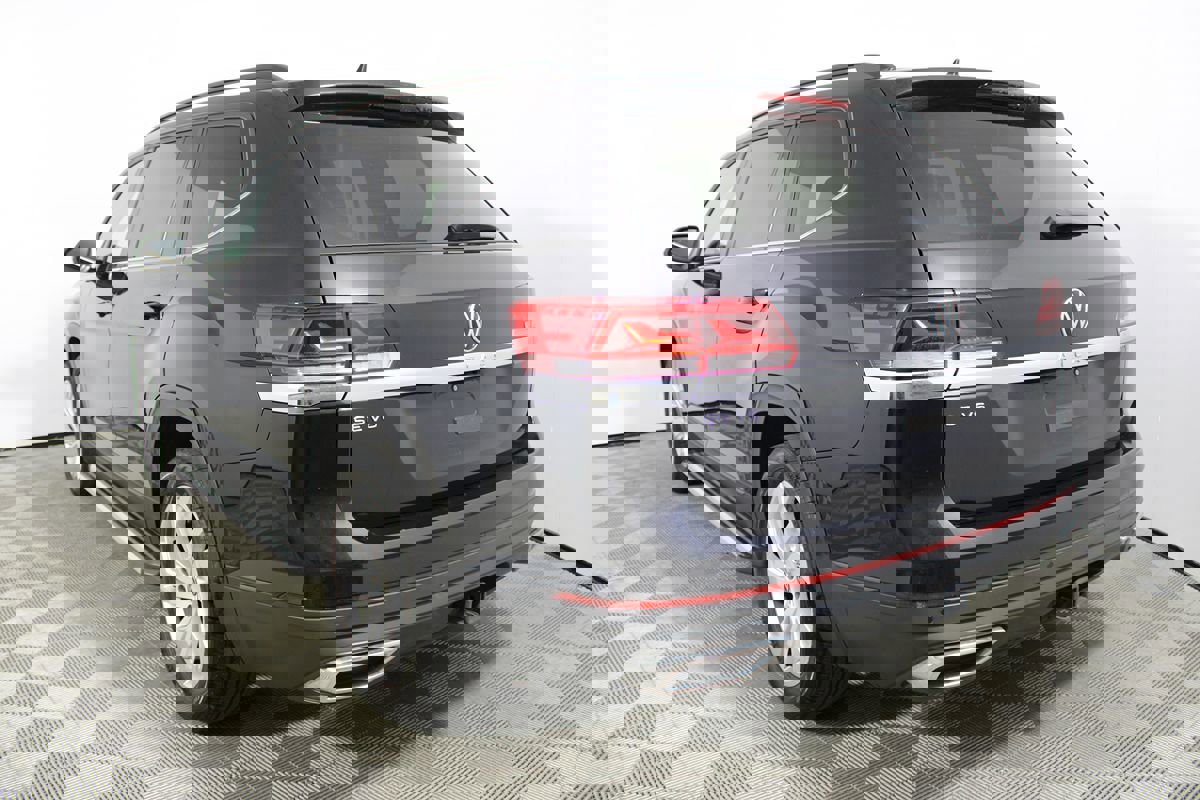 Used 2023 Volkswagen Atlas SE w/ Panoramic Sunroof Package image 37