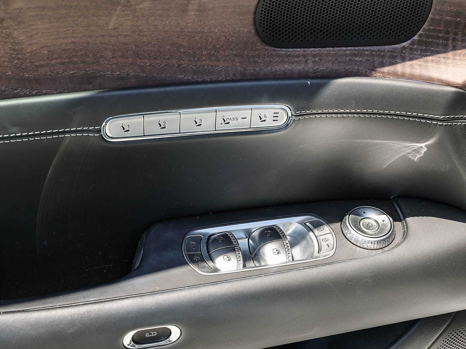 Used 2023 Genesis G90 3.5T AWD/4WD image 23