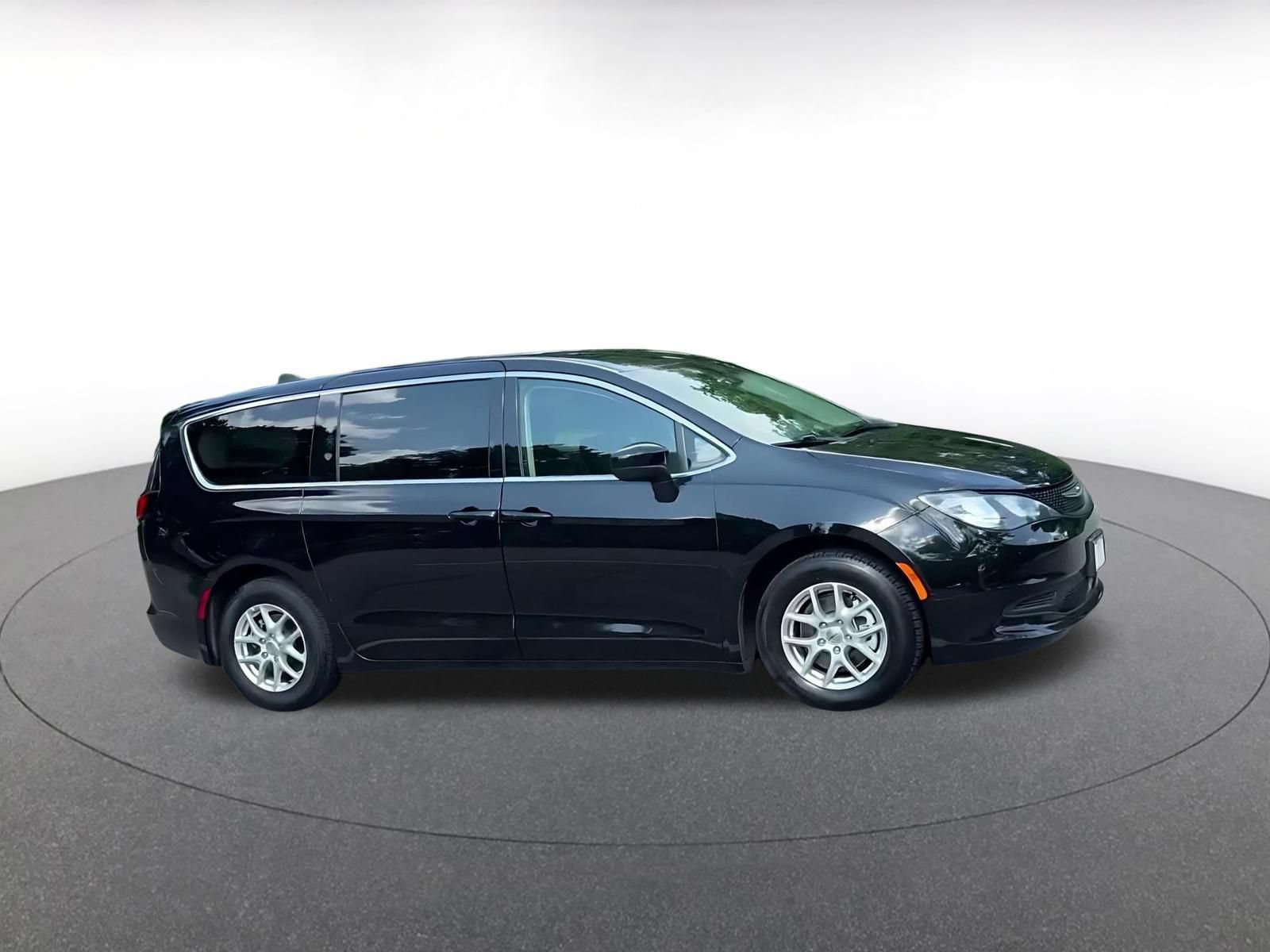 Used 2024 Chrysler Voyager LX FWD video 2