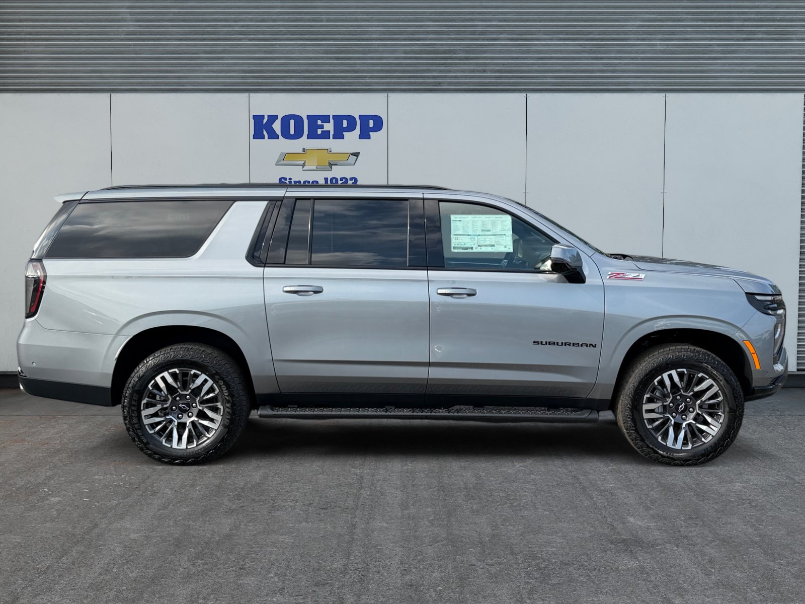 New 2026 Chevrolet Suburban Z71 w/ Comfort Package AWD/4WD image 6