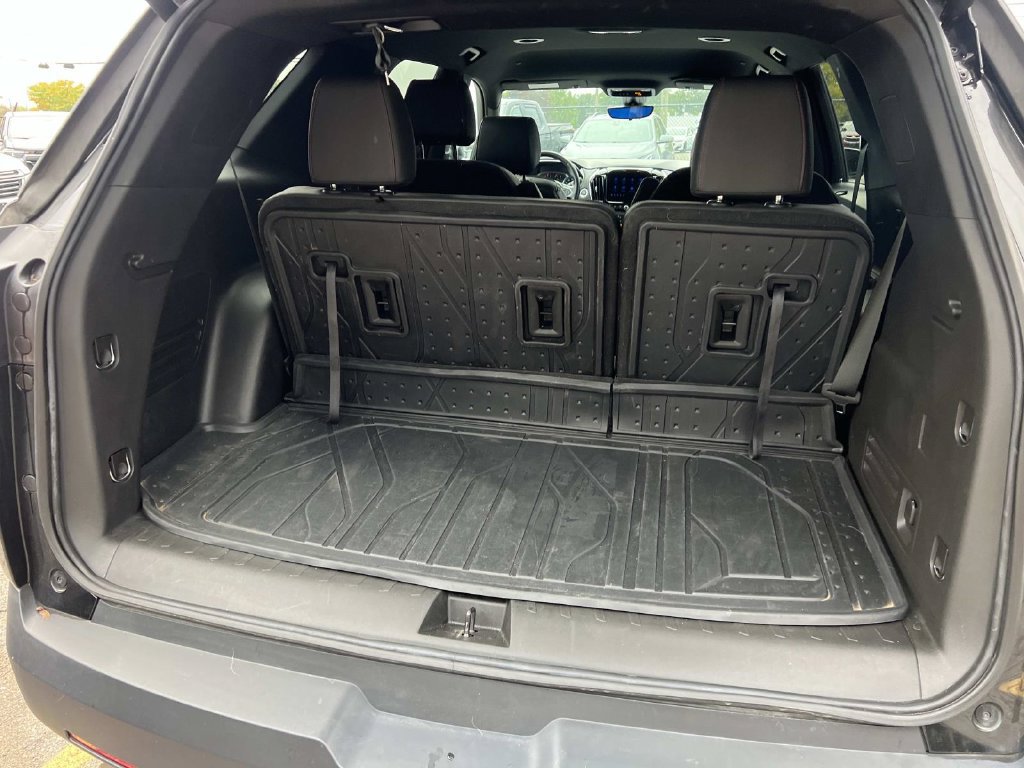 Used 2024 Chevrolet Traverse RS w/ LPO, Floor Liner Package FWD image 10