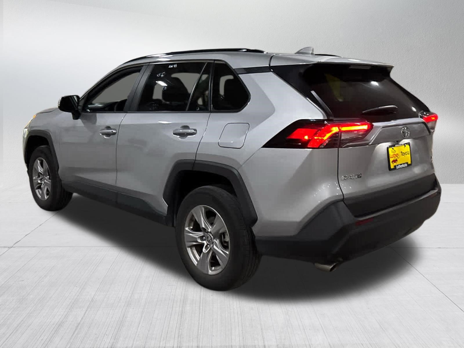 Used 2025 Toyota RAV4 XLE AWD/4WD image 4