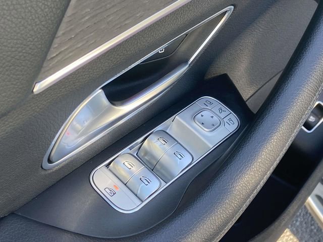 Used 2022 Mercedes-Benz GLE 350 4MATIC w/ Premium Package image 17