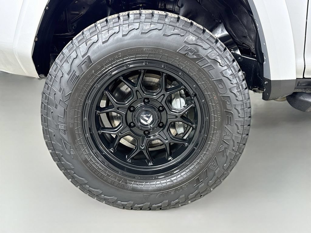 Certified 2022 Toyota 4Runner SR5 AWD/4WD image 32