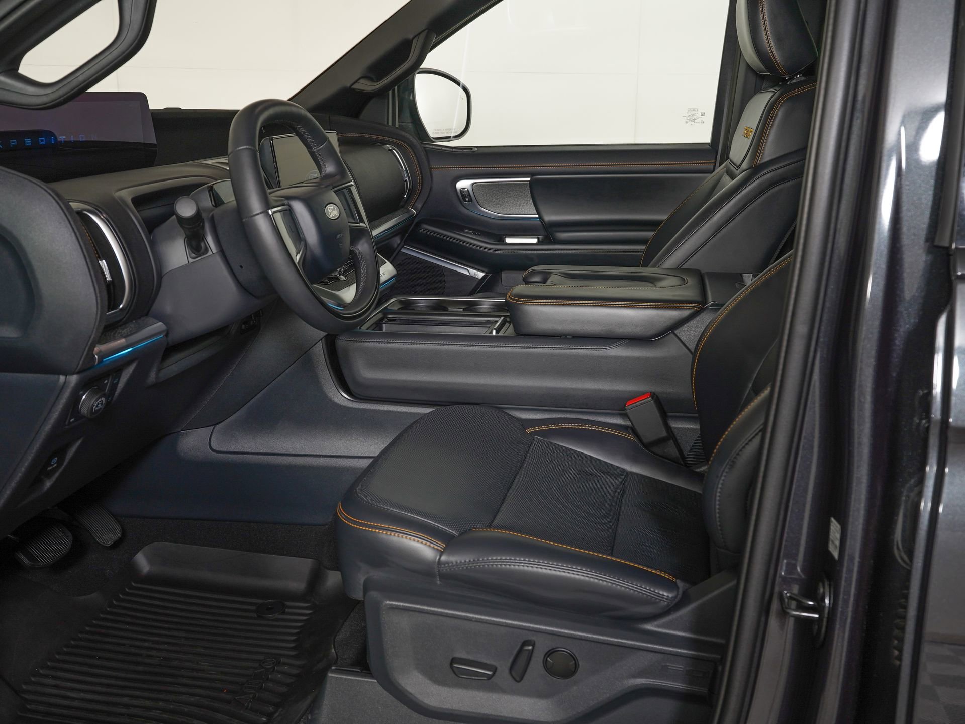 Used 2025 Ford Expedition Tremor AWD/4WD image 15