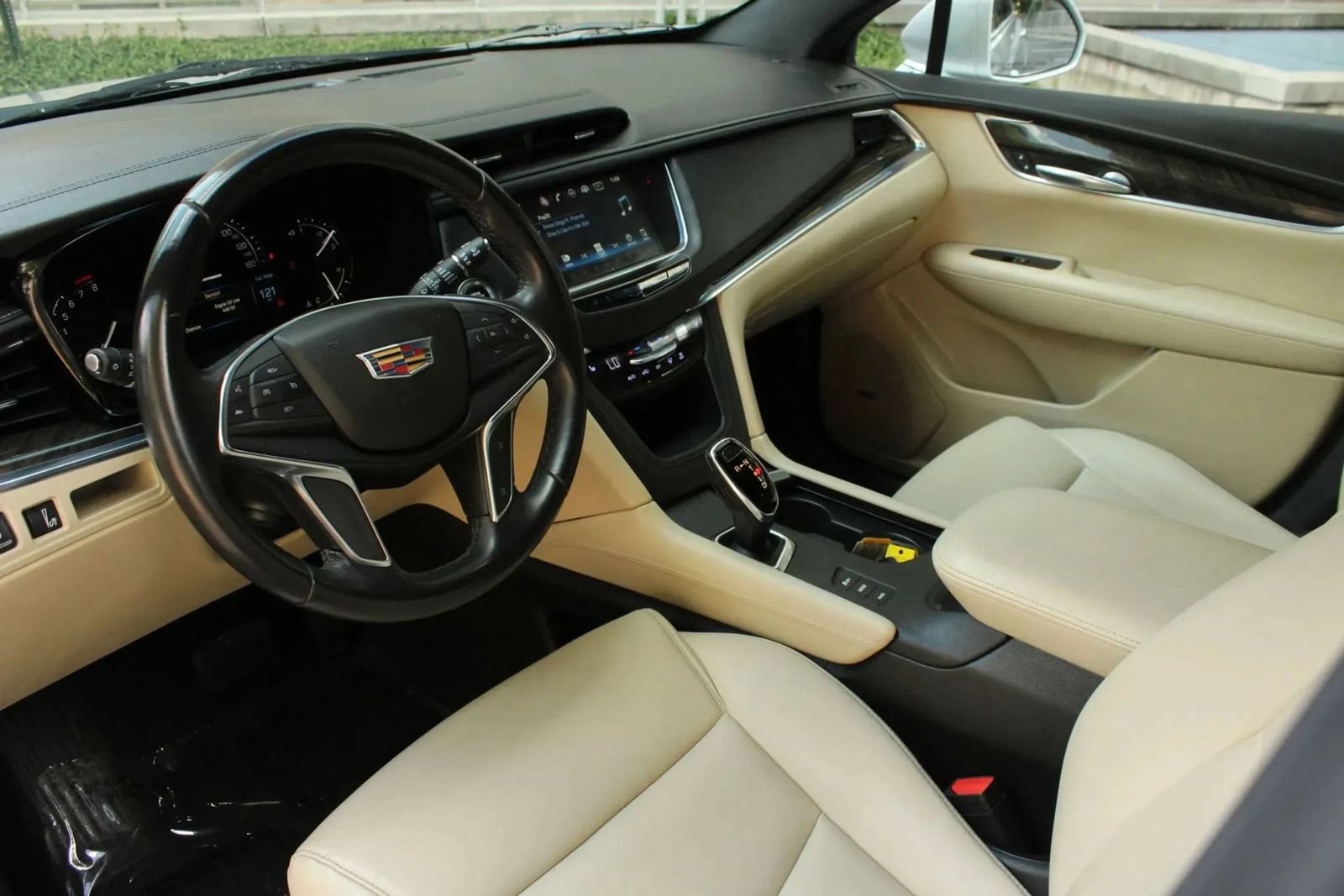 Used 2018 Cadillac XT5 AWD image 14