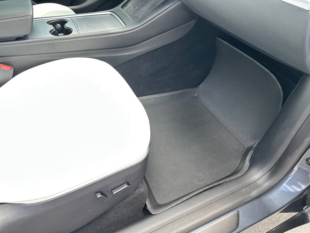 Used 2023 Tesla Model Y Long Range AWD/4WD image 35