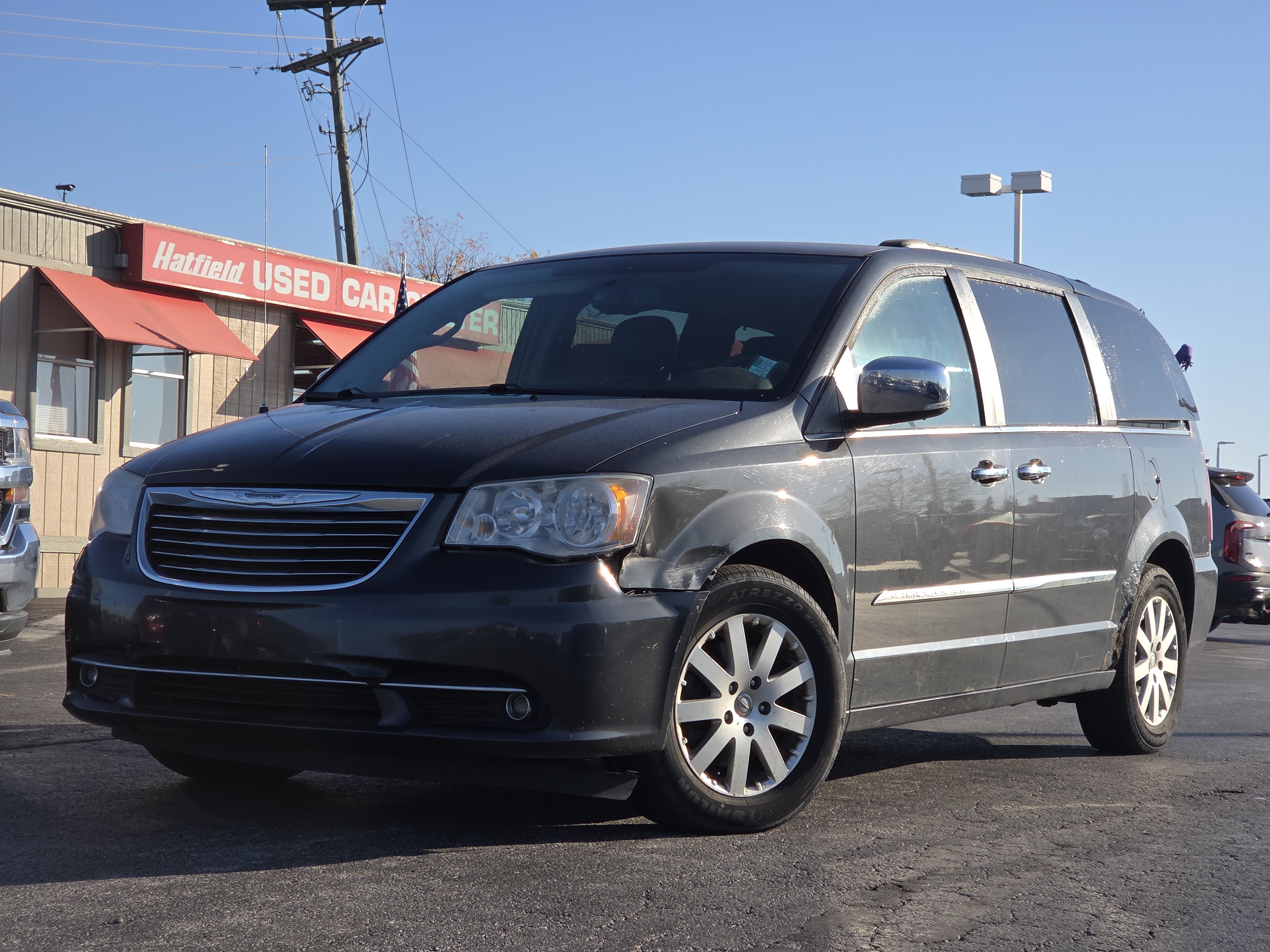 Used 2012 Chrysler Town & Country Touring-L w/ Entertainment Group #2 FWD image 1