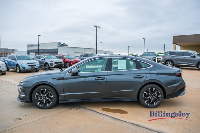 Used 2024 Hyundai Sonata SEL FWD image 2