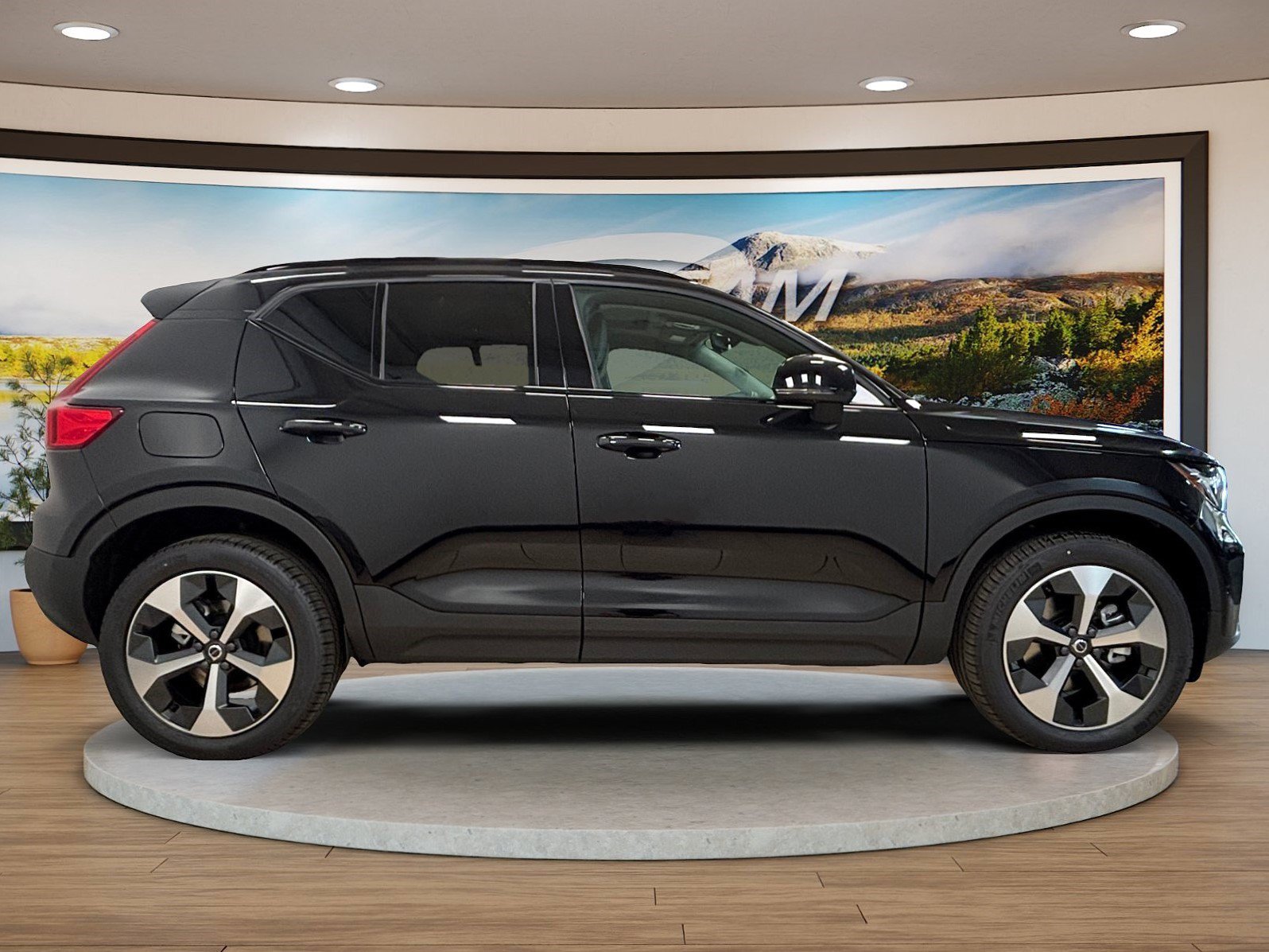 New 2026 Volvo XC40 B5 Plus AWD/4WD image 4