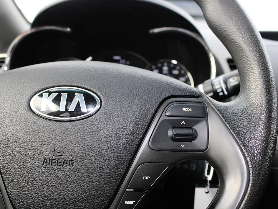 Used 2017 Kia Forte LX FWD image 9