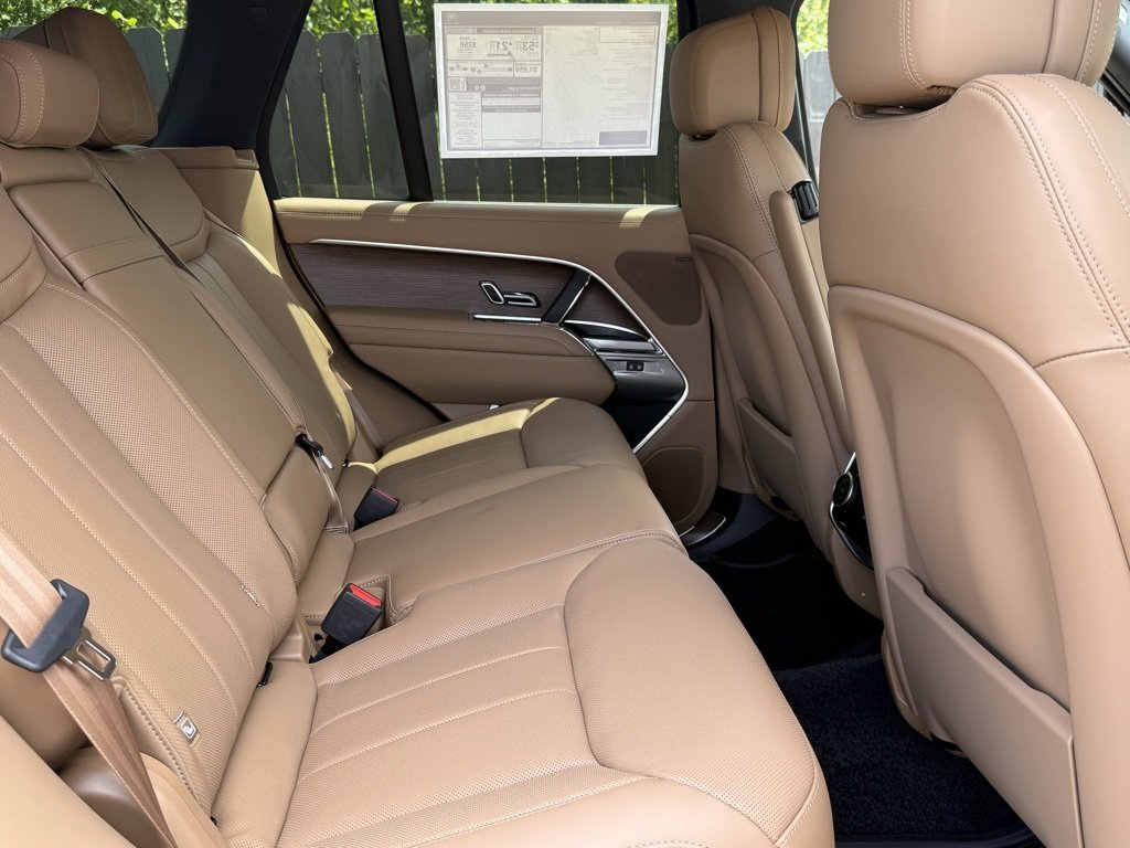 New 2025 Land Rover Range Rover SE image 33