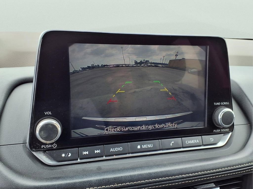 Used 2023 Nissan Rogue SV FWD image 11