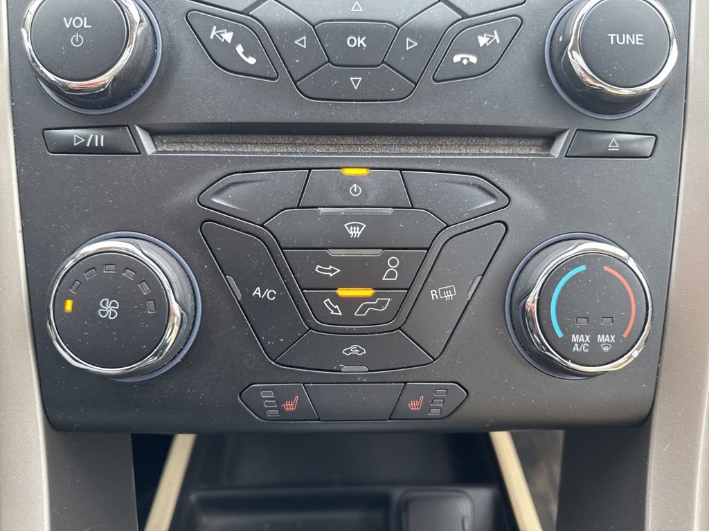 Used 2015 Ford Fusion SE w/ Equipment Group 202A FWD image 24