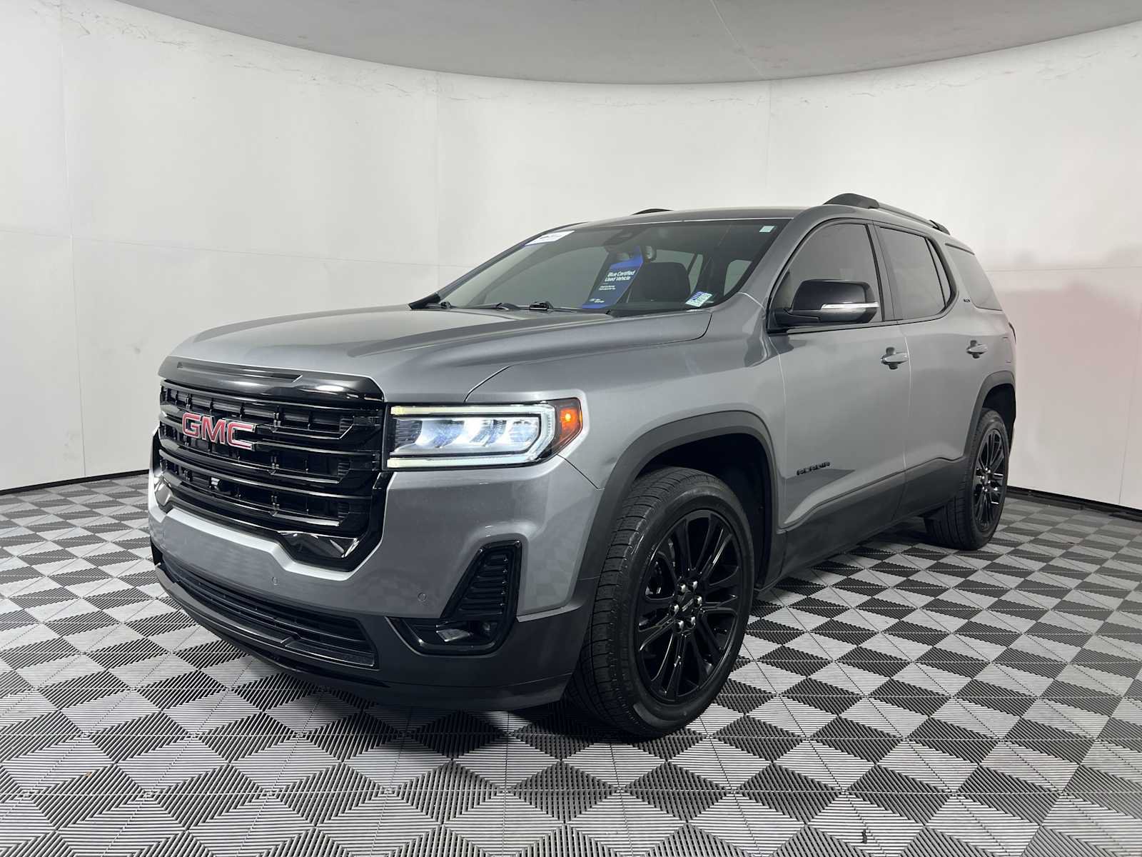 Used 2023 GMC Acadia SLT w/ Elevation Edition FWD image 5