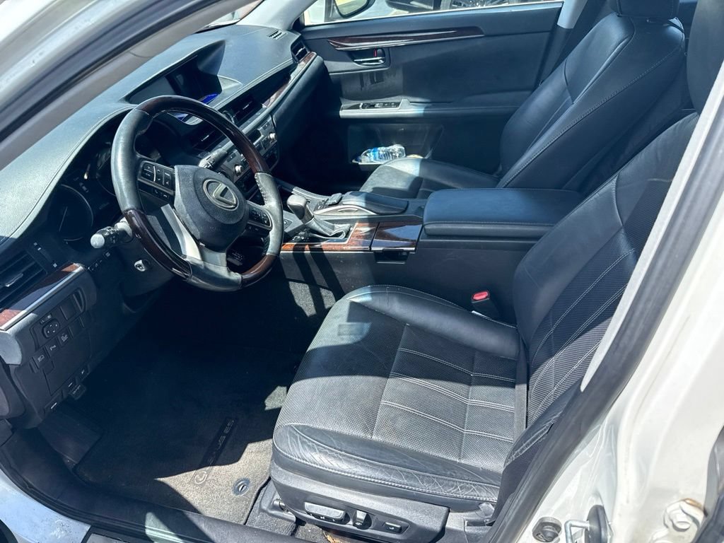 Used 2018 Lexus ES 350 w/ Luxury Package w/Wood Trim FWD image 12