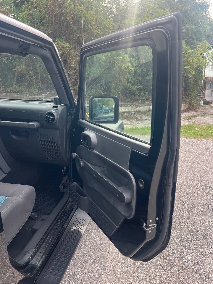 Used 2010 Jeep Wrangler Sport AWD/4WD image 15