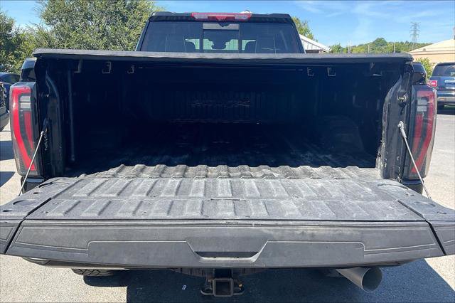 Used 2024 GMC Sierra 2500 AT4X image 7