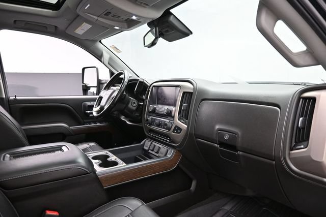 Used 2018 GMC Sierra 2500 Denali w/ Duramax Plus Package AWD/4WD image 32