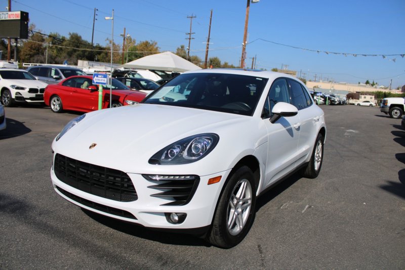 Used 2018 Porsche Macan image 3