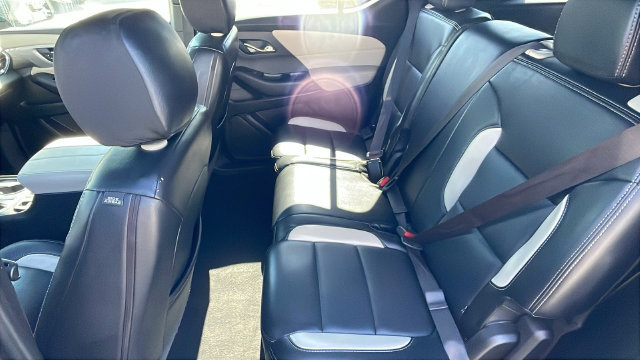 Used 2023 Chevrolet Traverse LS FWD image 12