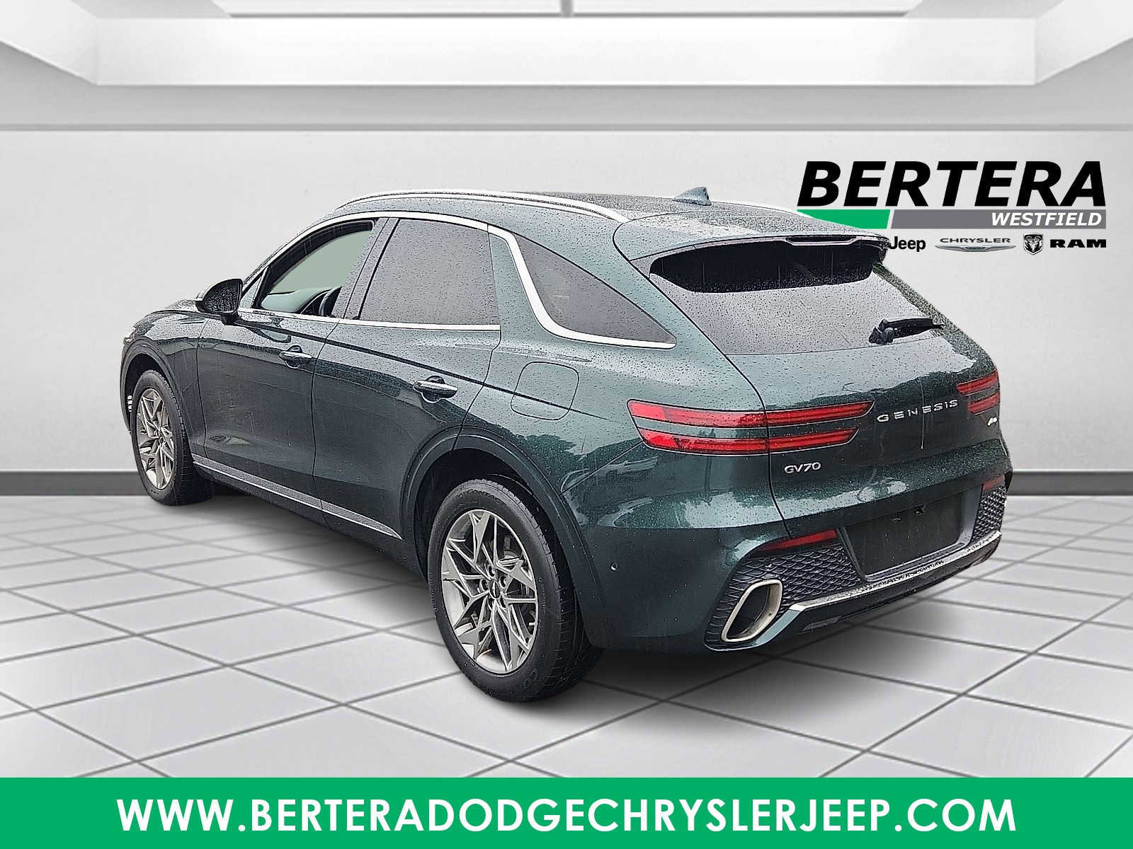 Used 2022 Genesis GV70 2.5T w/ Advanced Package image 4