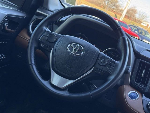 Used 2017 Toyota RAV4 Limited image 15