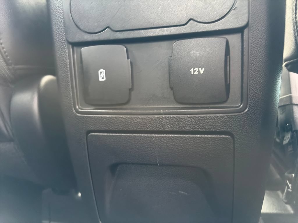 Used 2024 Ford Explorer XLT w/ Equipment Group 202A AWD/4WD image 36
