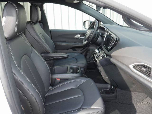 New 2026 Chrysler Voyager LX FWD image 22