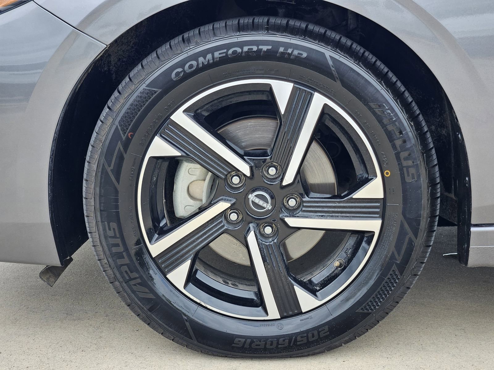 Used 2024 Nissan Sentra SV FWD image 12