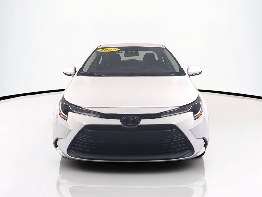 Used 2025 Toyota Corolla LE FWD image 3