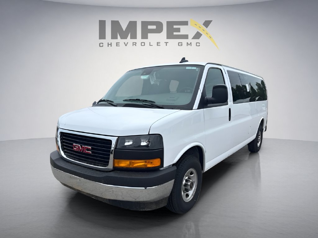 Used 2025 GMC Savana 3500 LT w/ LT Preferred Equipment Group RWD image 2