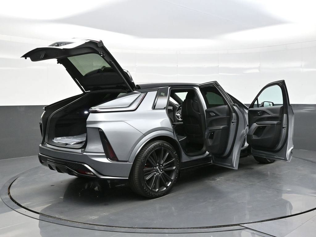 New 2026 Cadillac Lyriq V w/ LPO, Floor Liner Package AWD/4WD image 39