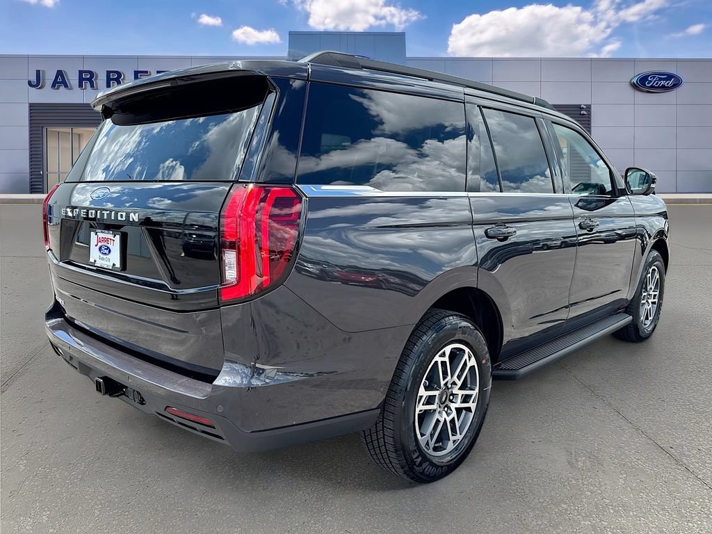 New 2026 Ford Expedition Active RWD image 8