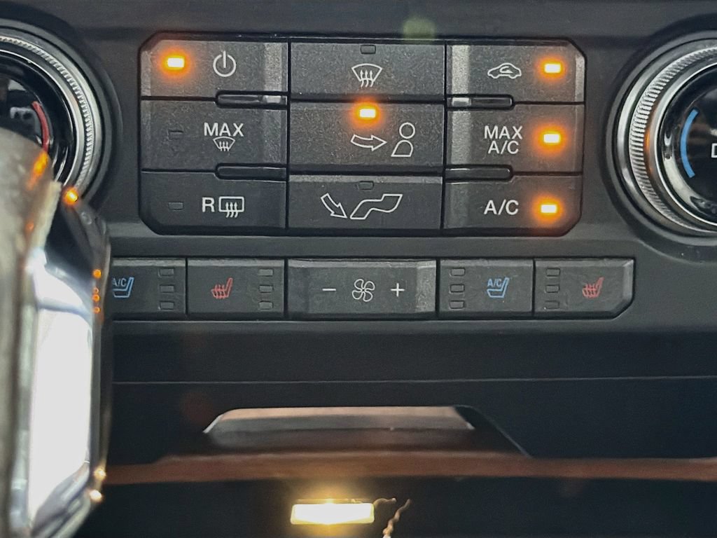 Used 2016 Ford F150 King Ranch w/ Equipment Group 601A Luxury AWD/4WD image 23