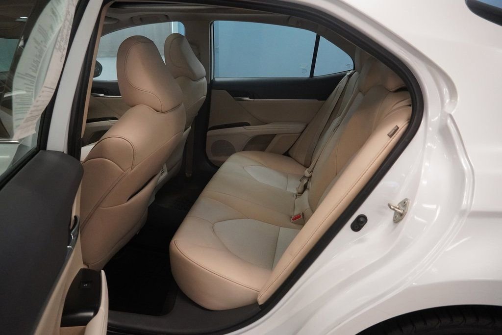 Used 2020 Toyota Camry XLE w/ Navigation Package image 21