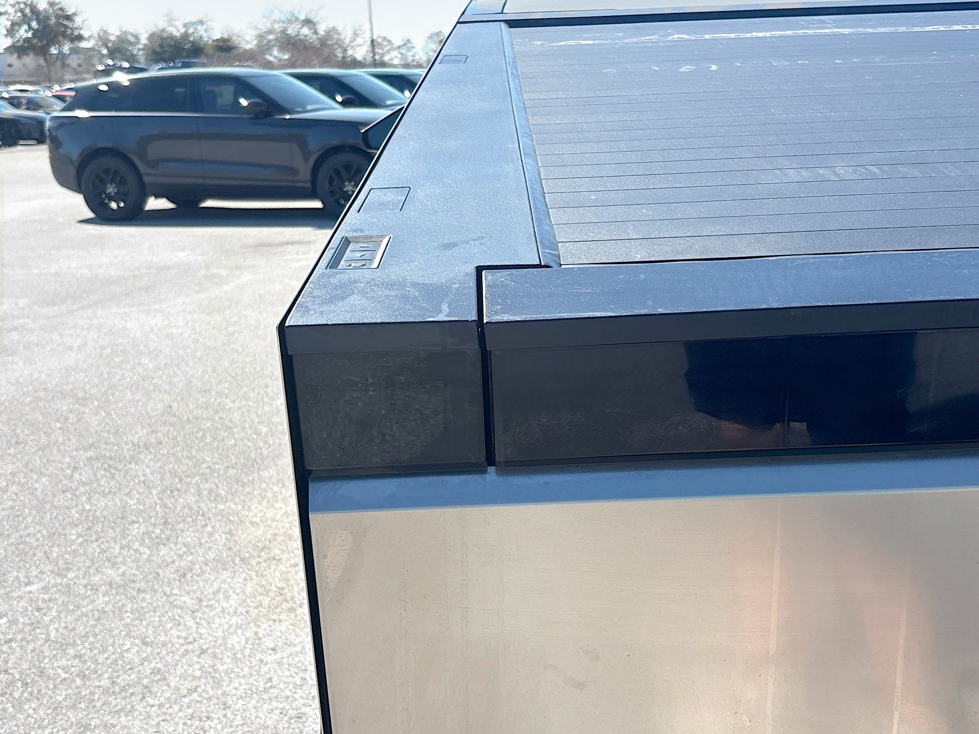 Used 2024 Tesla Cybertruck AWD Crew Cab image 10